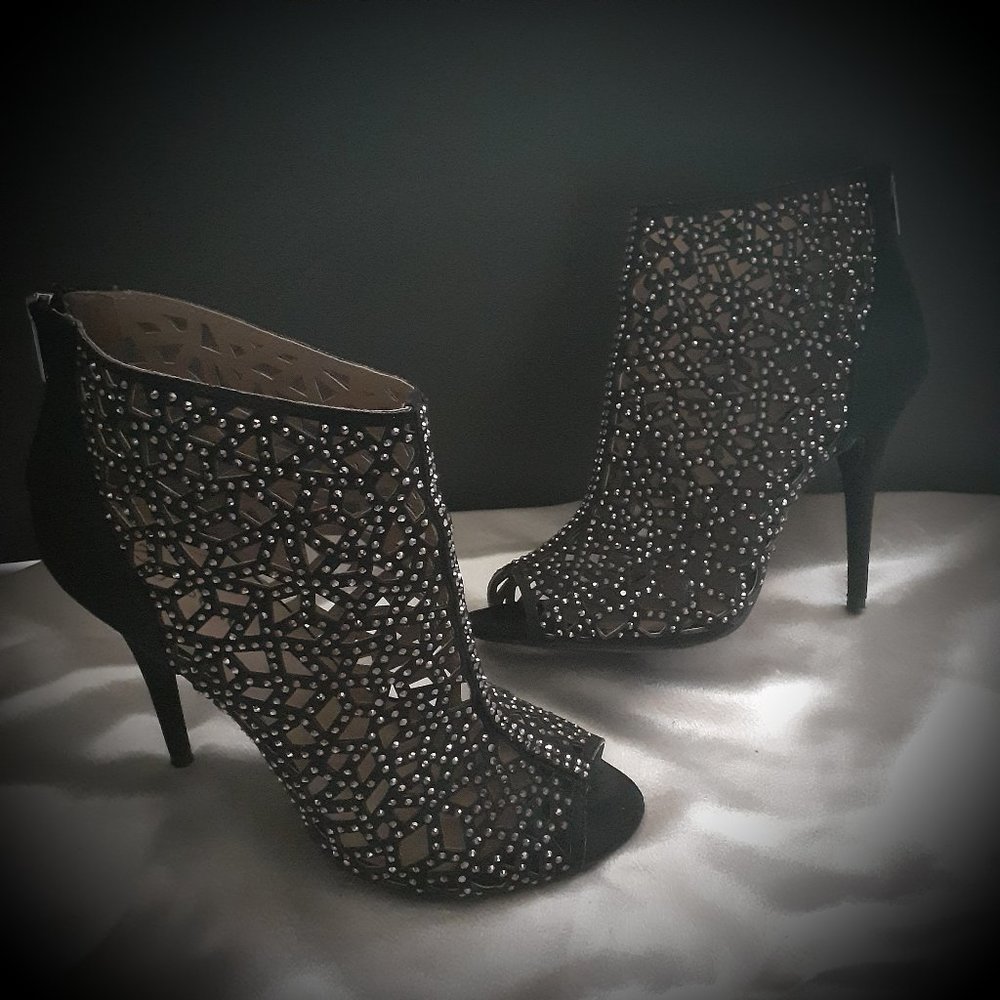 Zigi Soho 9.5 Black Suede Fabric Silver Studded Bootie - Picture 2 of 2